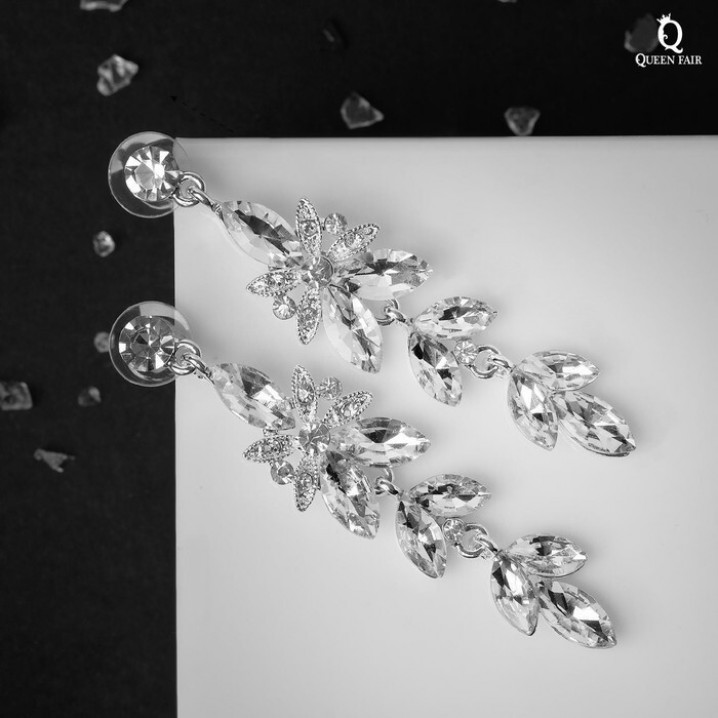Серьги висячие со стразами «Ажур» весеннее настроение, цвет чёрный, 7см
